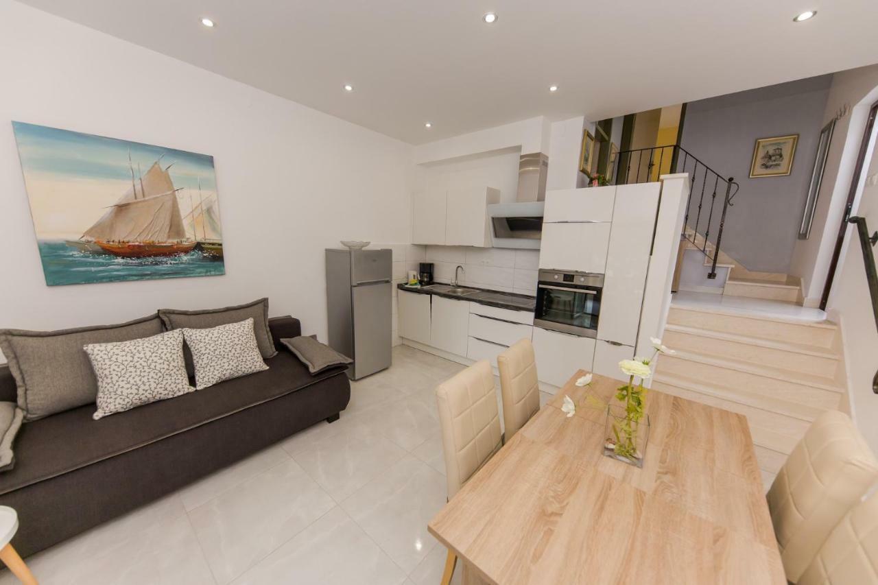 Apartments Mateo Trogir Exterior photo