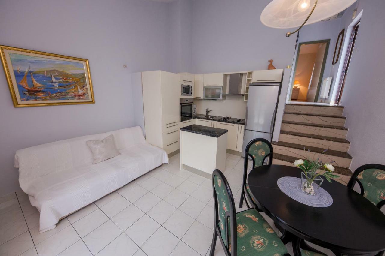 Apartments Mateo Trogir Exterior photo